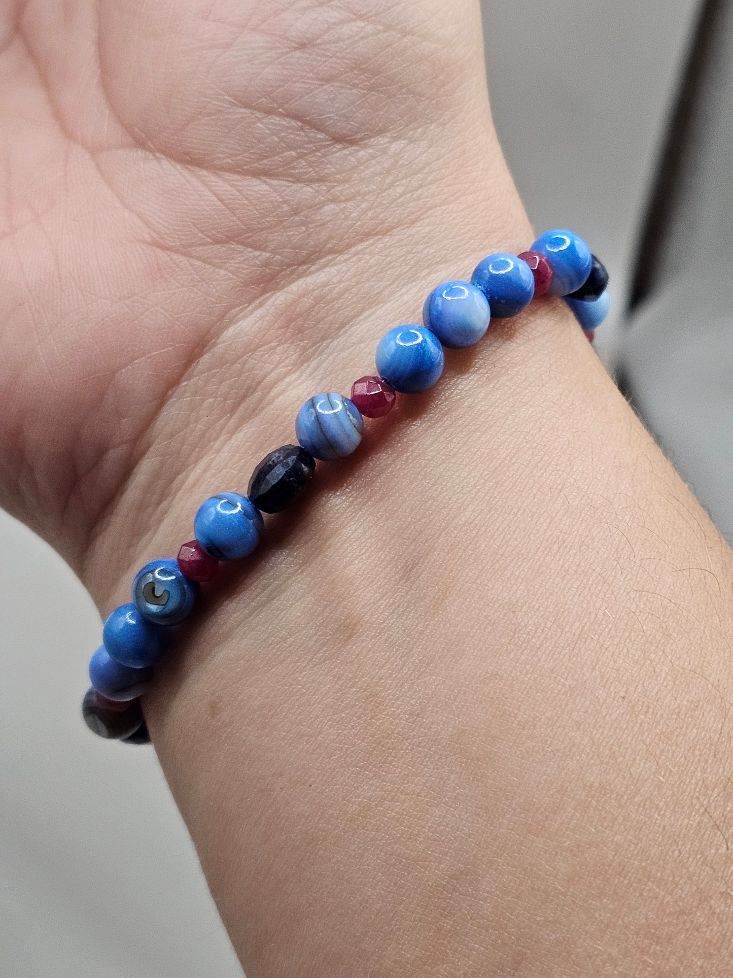 Short 'n Sweet Sodalite, Shell, and Quartz Crystal Bracelet